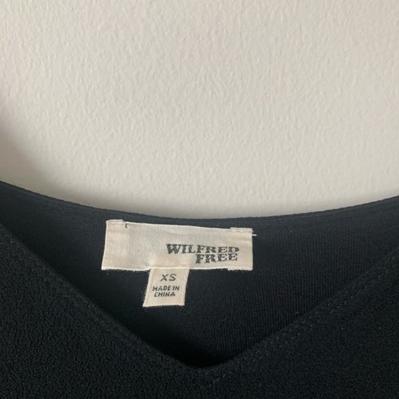 Black Aritzia Wilfred Free Tank, Size XS - Picture 5 of 7